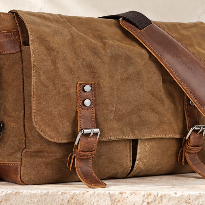 Classic Waxed Canvas Messenger – Nude Sand